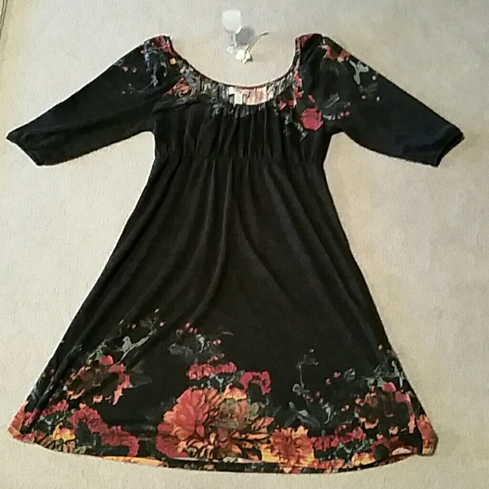 Softest dress ever w/floral design!!